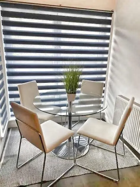 Steps Away From Top Attractions, 2 Bed 2 Bath, Cathedral Quarter, Free Parking Apartman Belfast