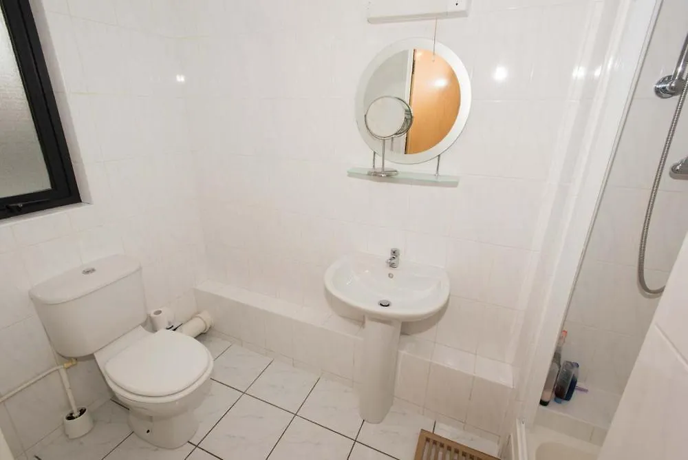 Apartman Steps Away From Top Attractions, 2 Bed 2 Bath, Cathedral Quarter, Free Parking